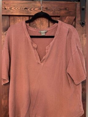 Maurices Rose Mauve Textured V-Neck Short Sleeve Top